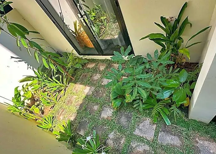 ホテル The Private Floor By Botanic Garden シェムリアップ